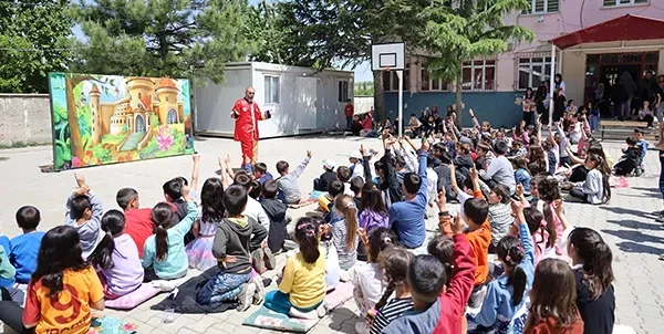 İSKEN’den Deprem Bölgesindeki Çocuklara Tiyatro Etkinliği